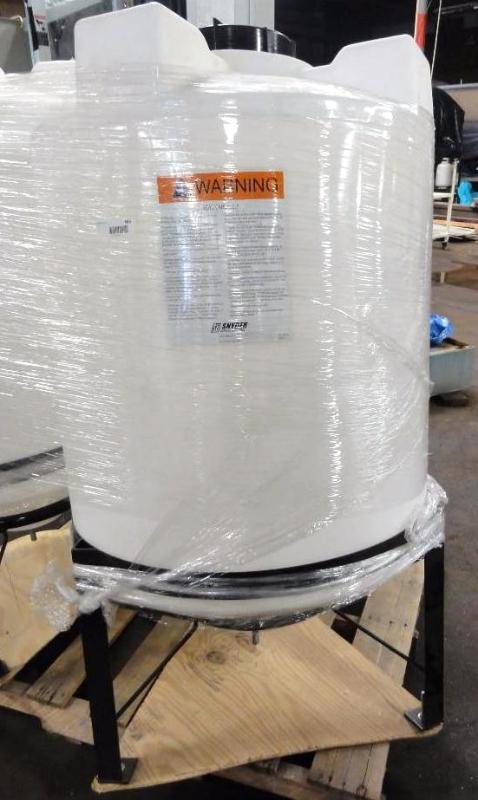 lot 466 image: NEW Snyder Industries Poly Above Ground Tank ...