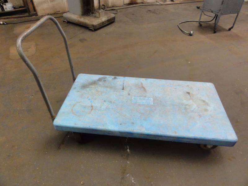 lot 478 image: RB Mfg, Industrial Cart with removable Handle...