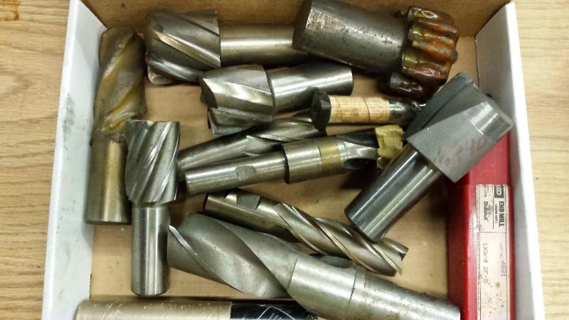 lot 59 image: Assorted End Mills up to 2"...
