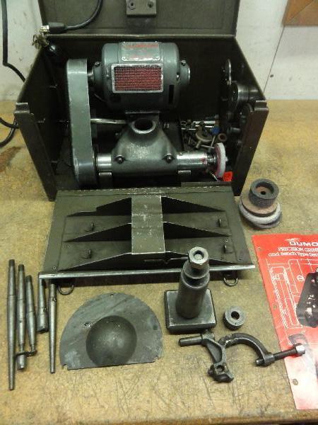 lot 9 image: Dumore Tool Post Grinder Model# 8010-210 115&...