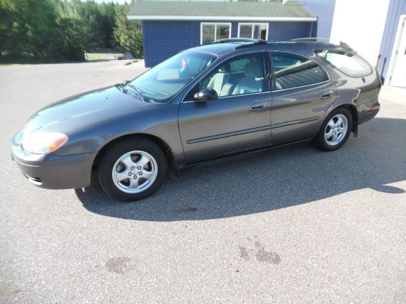 lot 1 image: 2004 Ford  Taurus Wagon SE