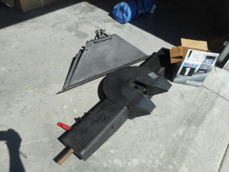lot 102 image: 5th wheel hitch