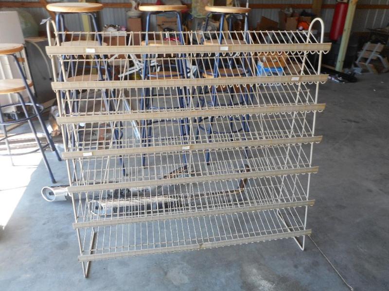 lot 104 image: Candy rack