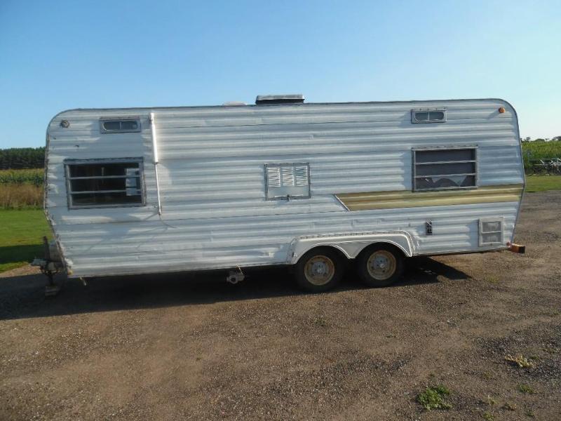 lot 2 image: 1973 Vega Travel Trailer