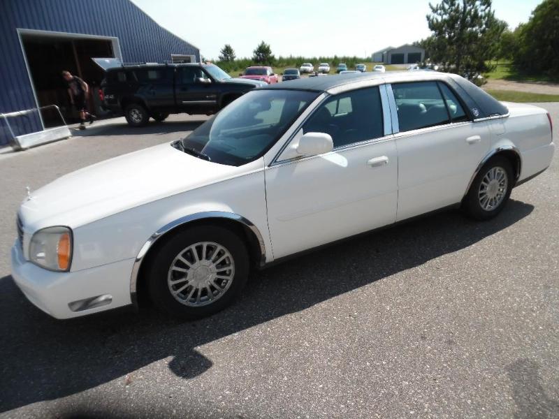 lot 4 image: 2004 Cadillac Deville
