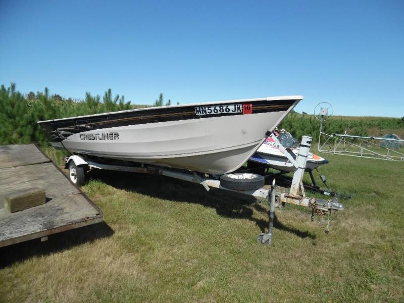 2001 Crestliner Fishing boat