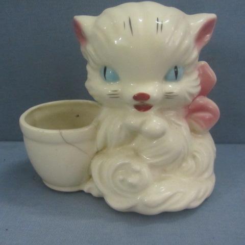 Early American Pottery Kitten