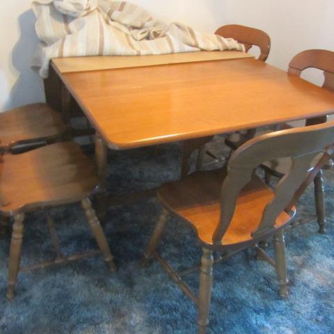 Maple Dine Table & Chairs