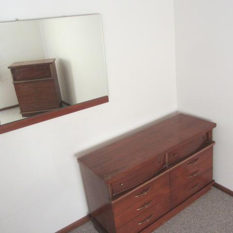 Mid Century Bedroom Furniture & Queen Bed