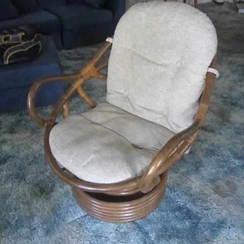 Rattan Swivel Rocker