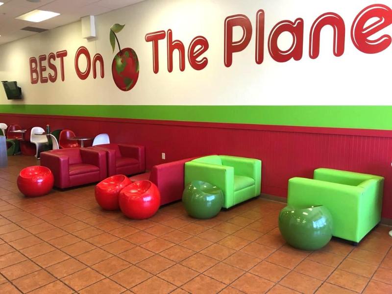 lot 282 image: 5 round stools two green and three red 20&quo...