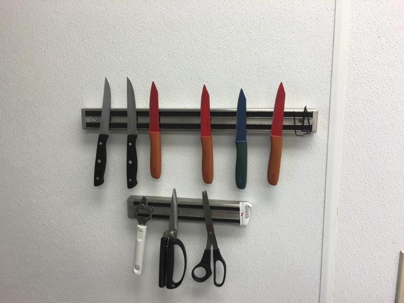 lot 302 image: 2 magnetic bars with contents (one is 2"...