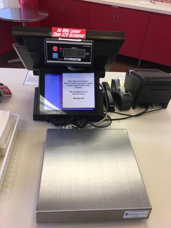 lot 324 image: Avery Berkel Food Service Digital Scale used ...
