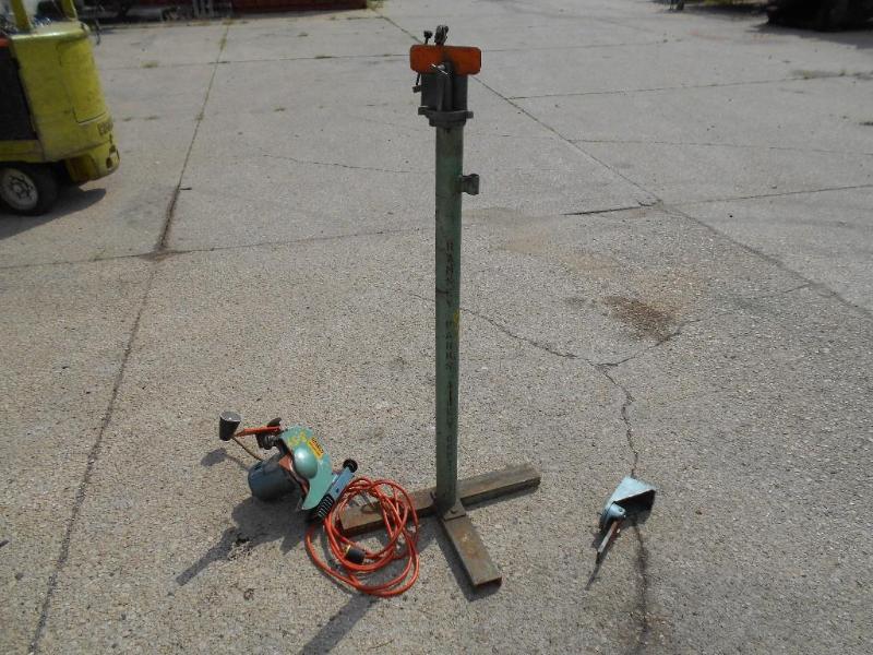 lot 12 image: Silvey Precision Chainsaw Sharpener and Stand.