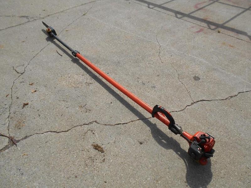 lot 17 image: Echo Gas Powered Pole Chainsaw. Runs.