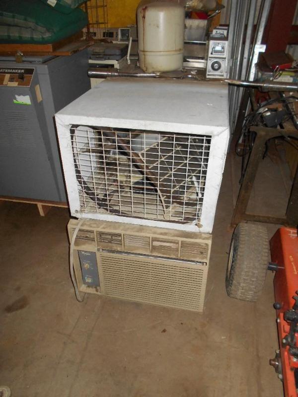 lot 26 image: Large Commercial Air Conditioner