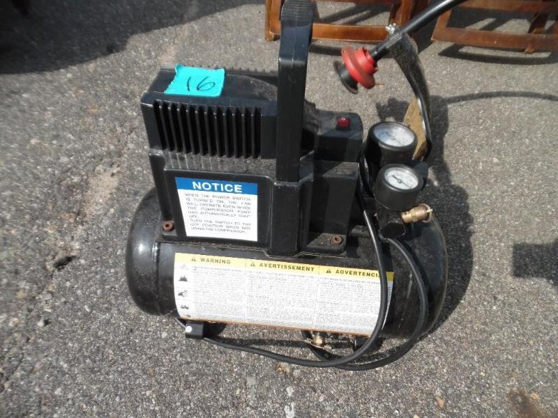 Portable air compressor