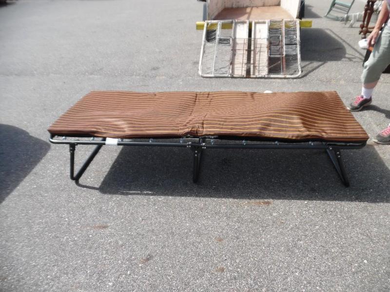 Coleman camp bed