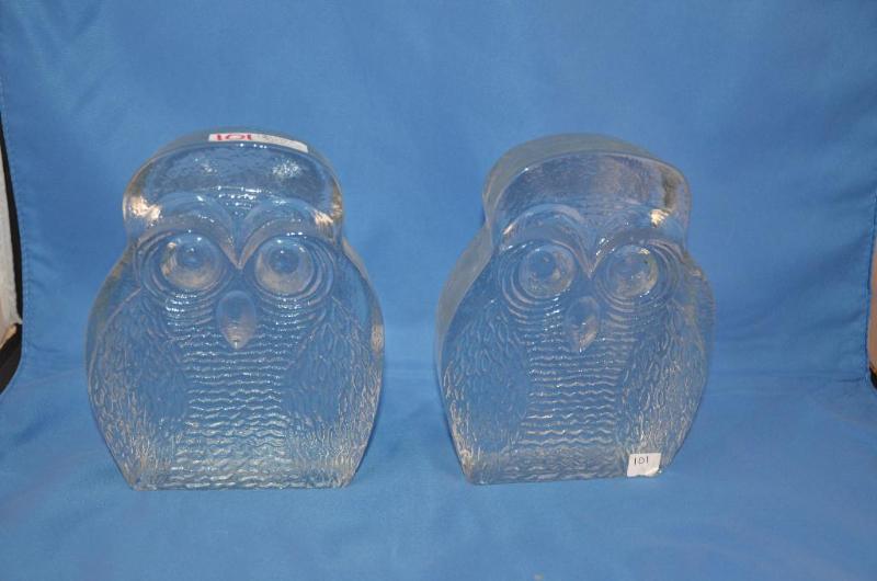 lot 101 image: Vintage glass book ends owl shaped 6x8"...