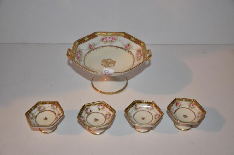 lot 117 image: Hand painted Nippon  set The small dishe...