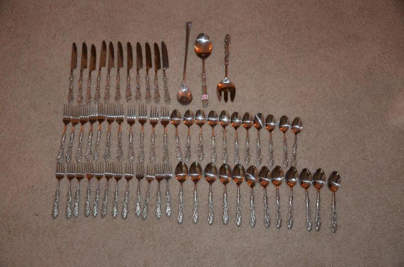 lot 118 image: Flatware set as pictured...