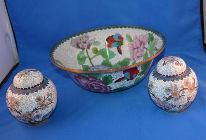 lot 120 image: 3 piece set - bowl is 10" diameter, two ...