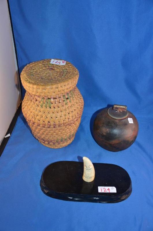 lot 124 image: Woven basket 10" tall,  covered pot...