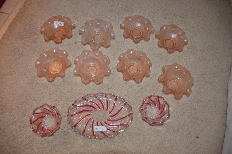 lot 125 image: 8 Pink glass bowls 6" diameter 3 red str...