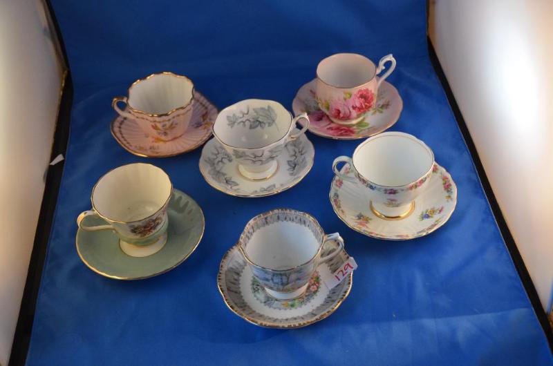 lot 129 image: 6 tea cups - Royal Albert, Aynsley, Old Royal...