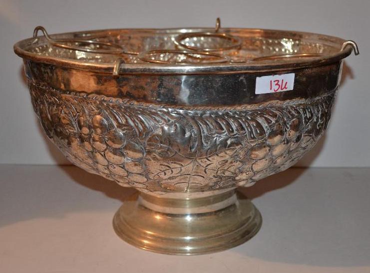 lot 136 image: Large&nbspsilver plated punch&nbspbowl 17&q...