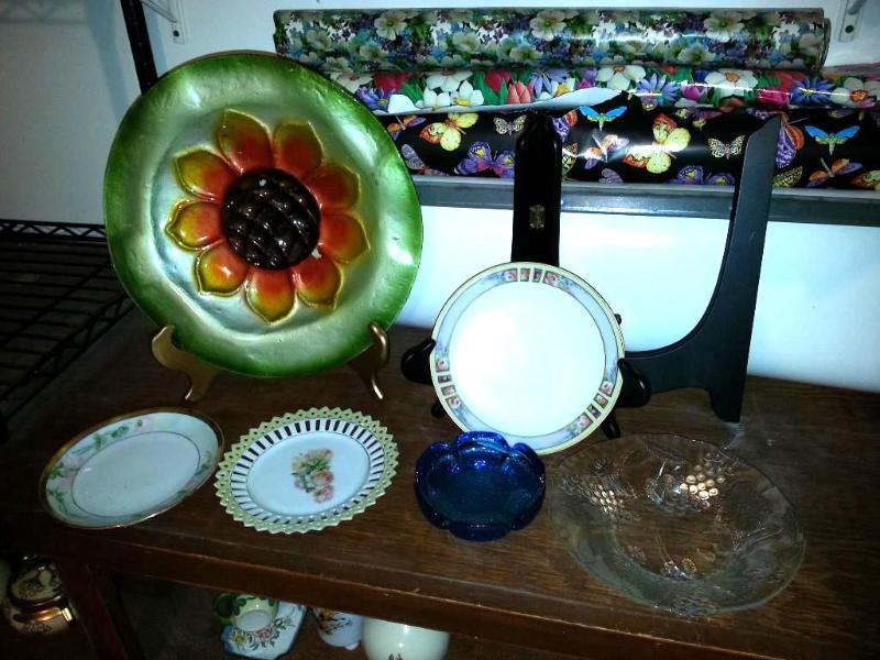 lot 152 image: Vintage plates - Rosen Thale Selb-Barvaria, H...