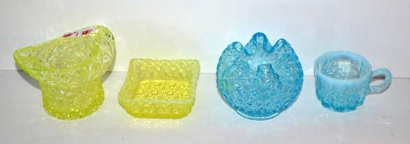 lot 17 image: Collectible Daisy & Button Vaseline Glass...
