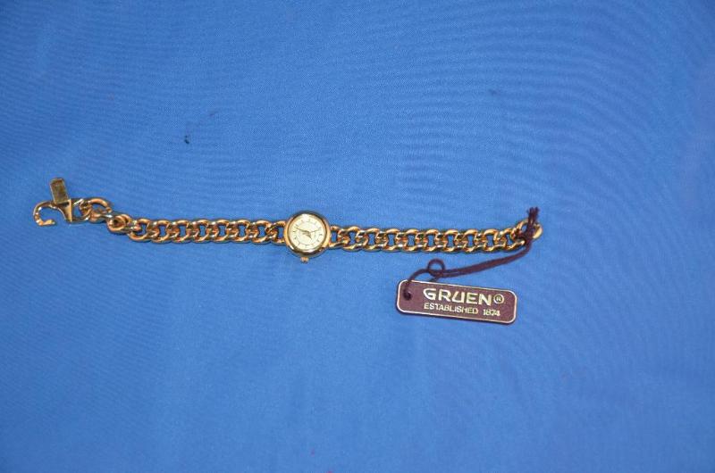 lot 172 image: Vintage Gruen watch...