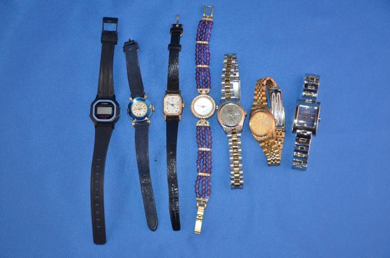 lot 174 image: 7 watches - Casio  black blue Timex blac...