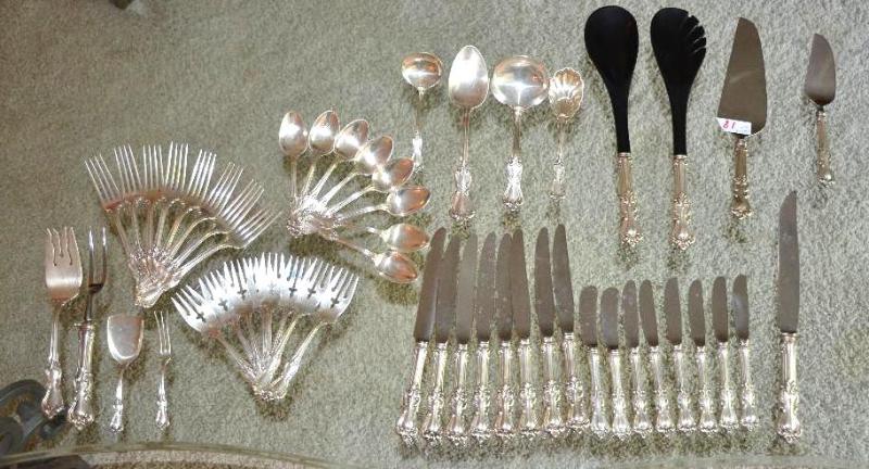 lot 18 image: 44 Piece Sterling Reed & Barton silverwar...