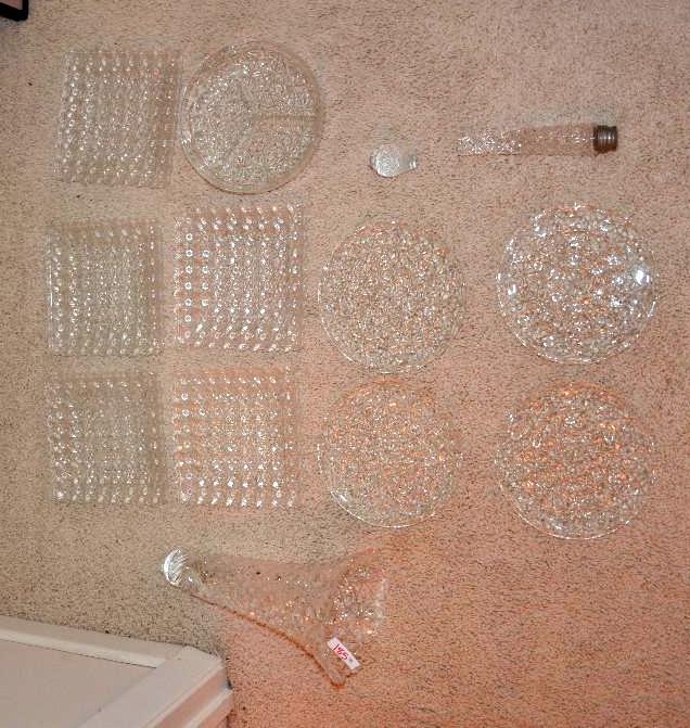 lot 185 image: Daisey & Button Set of 5 square salad pla...