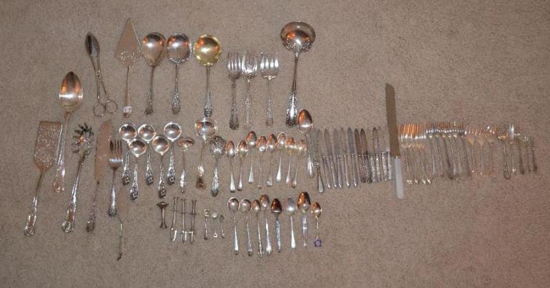 lot 19 image: Flatware set...