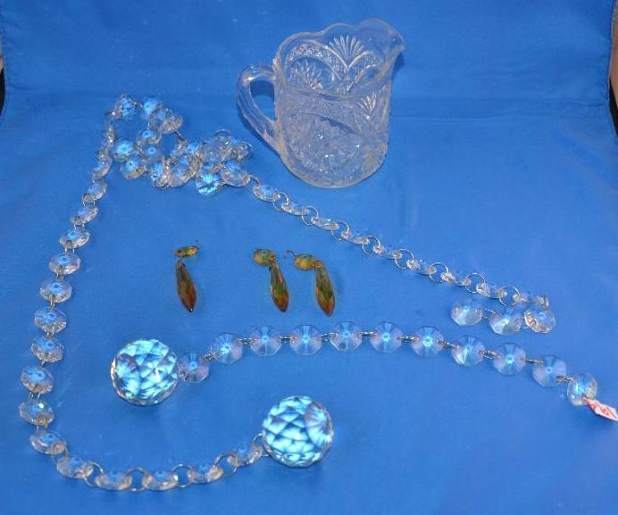 lot 194 image: Crystal glass beads & glass creamer...