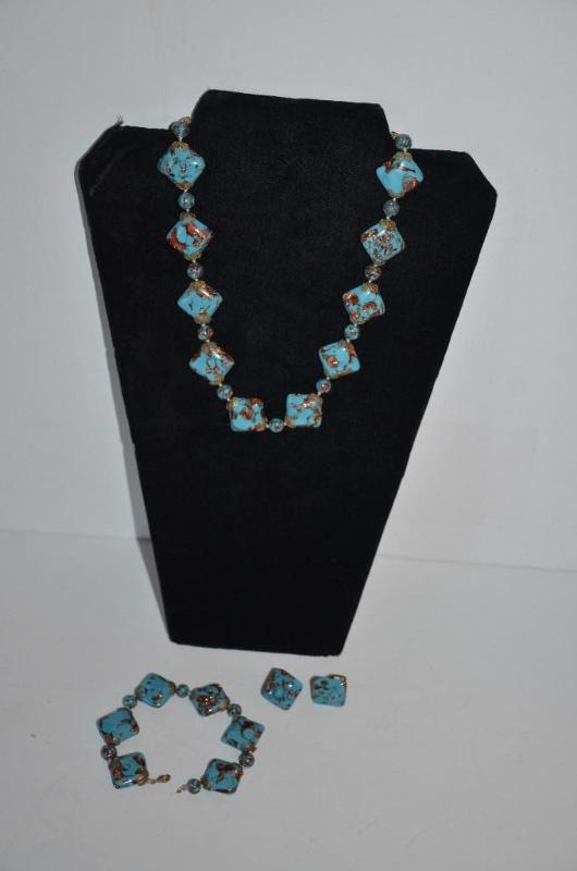 lot 1D image: Jewelry matching set - necklace earrings, bra...