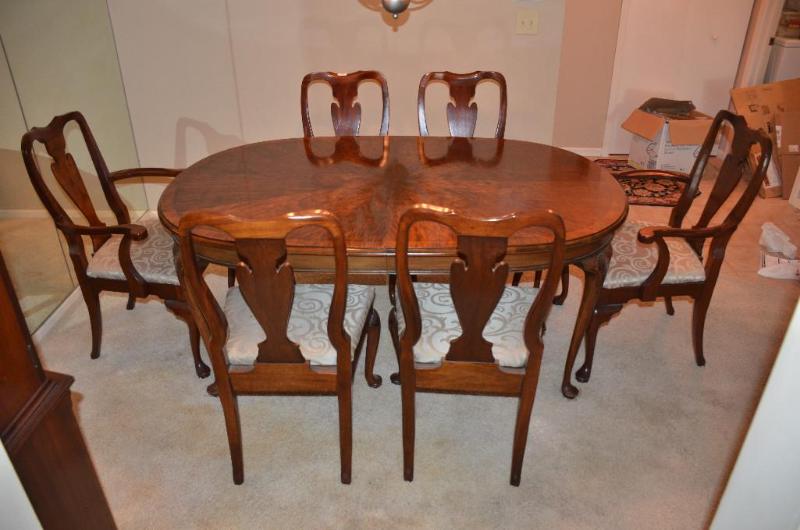 lot 2 image: Wood dining table 68x44" with 6 chairs &...