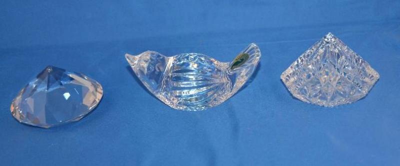 lot 201 image: 2 Waterford Crystal pieces. one piece of crys...