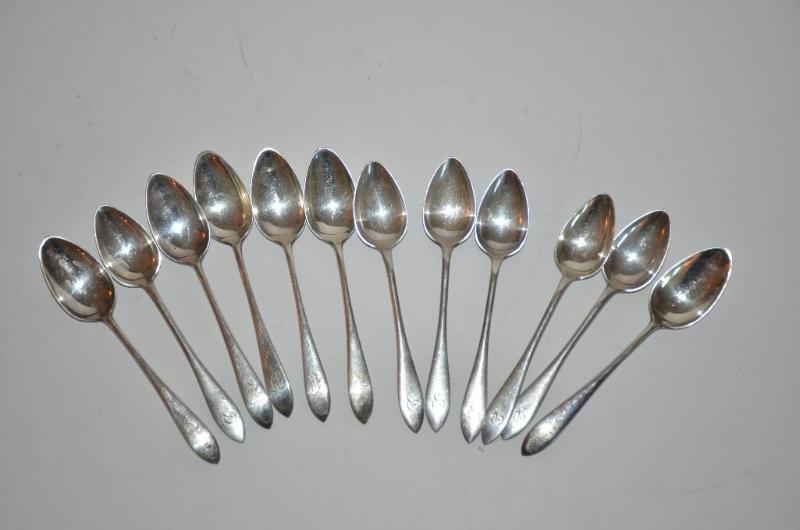 lot 20A image: Sterling silver spoons Set of 12 spoons. spoo...