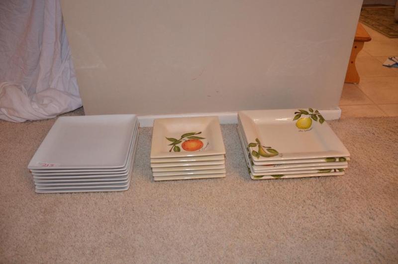 lot 213 image: 2 Plate Sets-hand painted Le Fruit Plate set-...