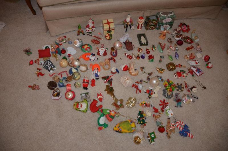 lot 243 image: Christmas tree decorations - glass ornaments,...