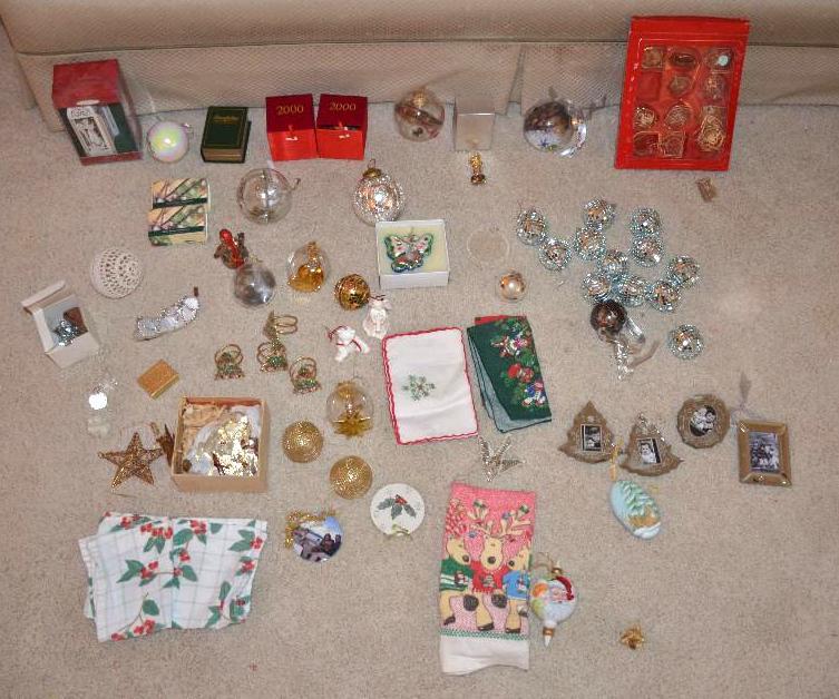 lot 244 image: Christmas tree decor - many glass tree ball o...