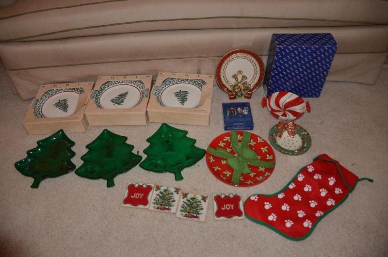 lot 245 image: Christmas - Fritz & Floyd Christmas Deer ...