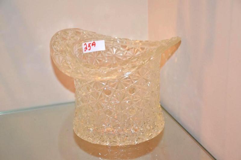 lot 25A image: Large Daisey & Button Hat &nbsp8" t...