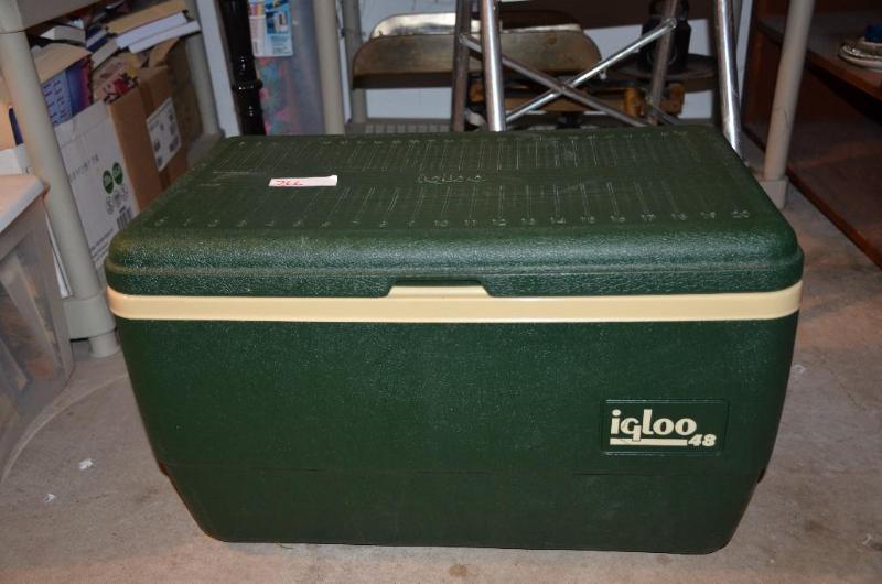 lot 266 image: Igloo 48 cooler with thermos and picnic blank...