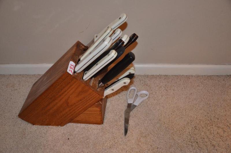 lot 283 image: ShowTime Six Star knifeset...