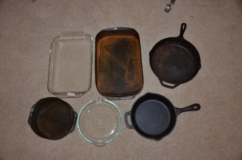 lot 285 image: Vintage Emeril cast iron fry pans, Pyrex pans...